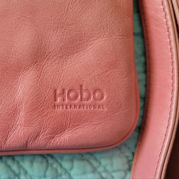 Hobo wristlet/clutch - Picture 2 of 9